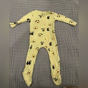 Kyte baby 6-12m zipper footie “avocado”